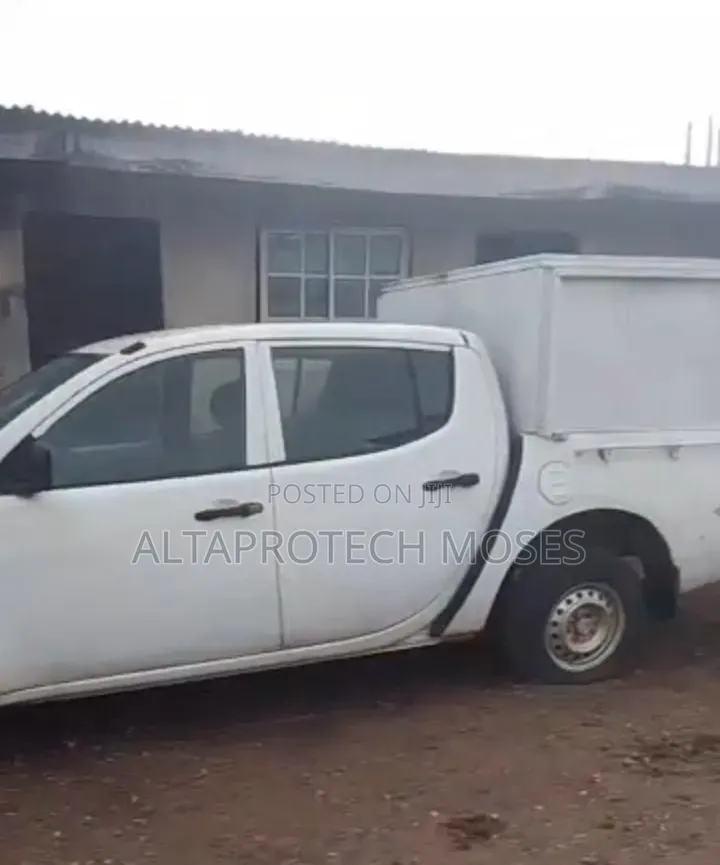 Mitsubishi L200 2008 White