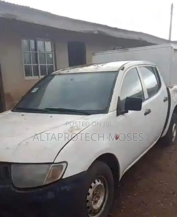 Mitsubishi L200 2008 White