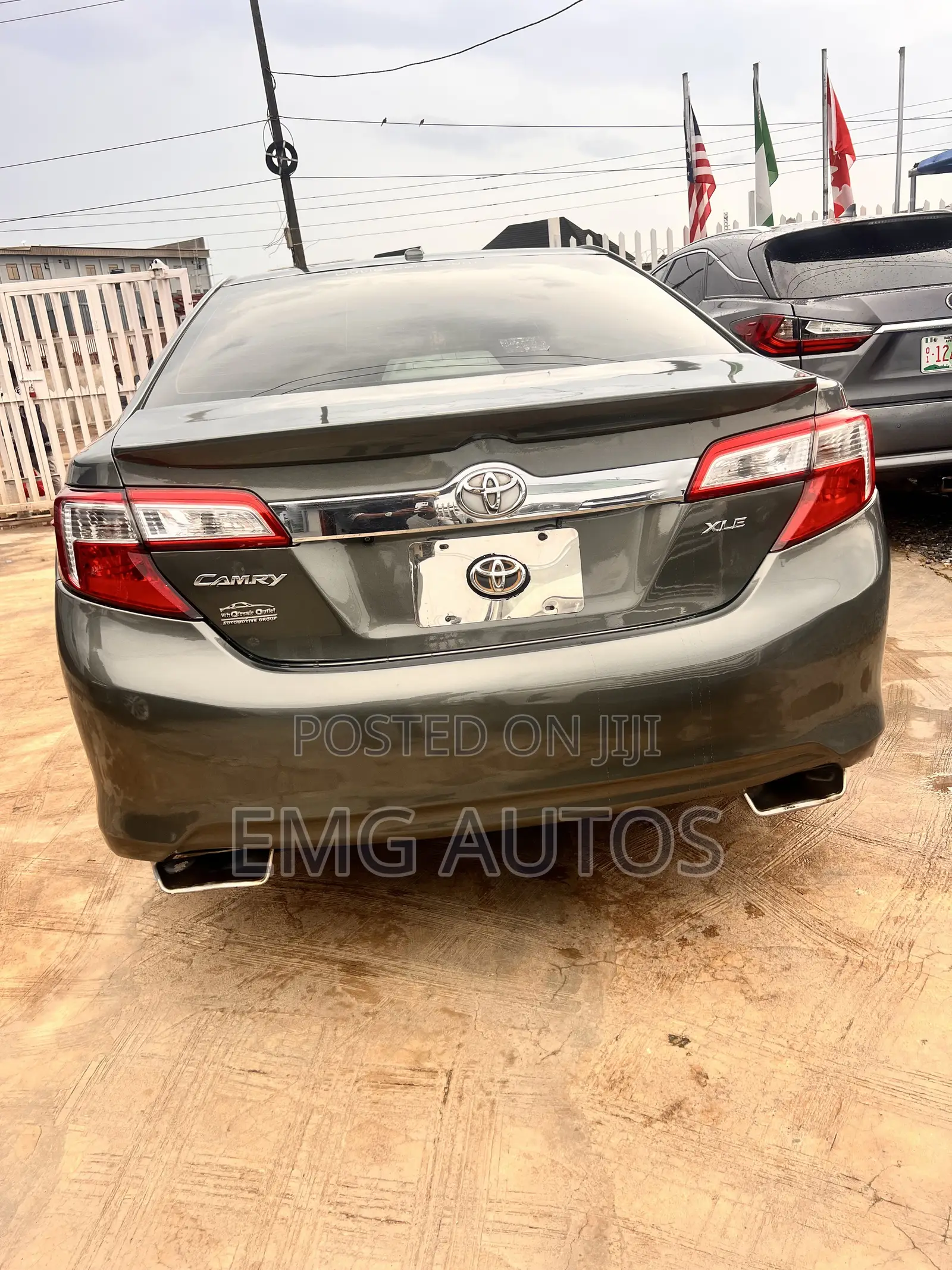 Toyota Camry XLE V6 4dr Sedan (3.5L 6cyl 6A) 2013