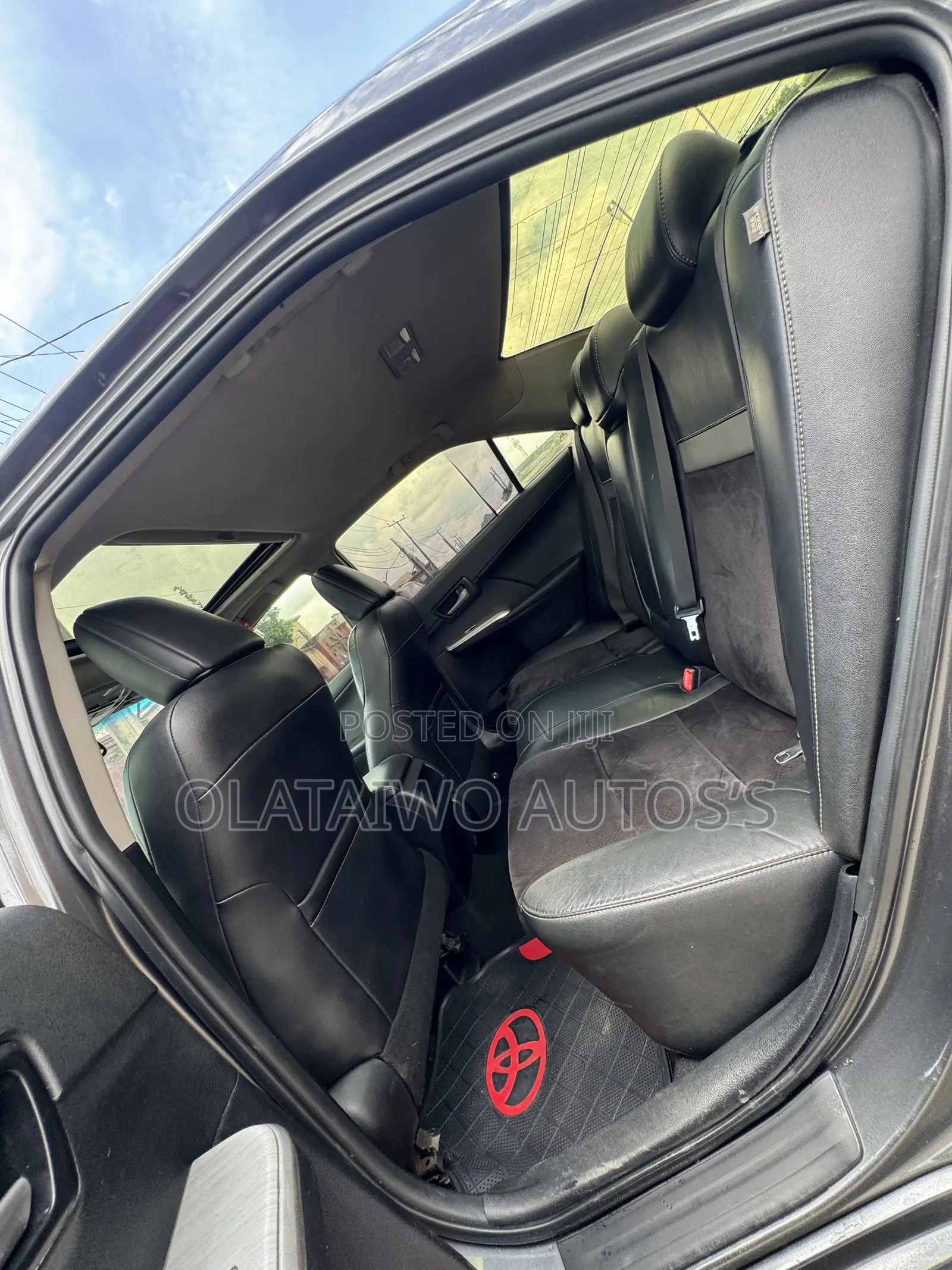 Toyota Camry SE V6 4dr Sedan (3.5L 6cyl 6A) 2012 Gray