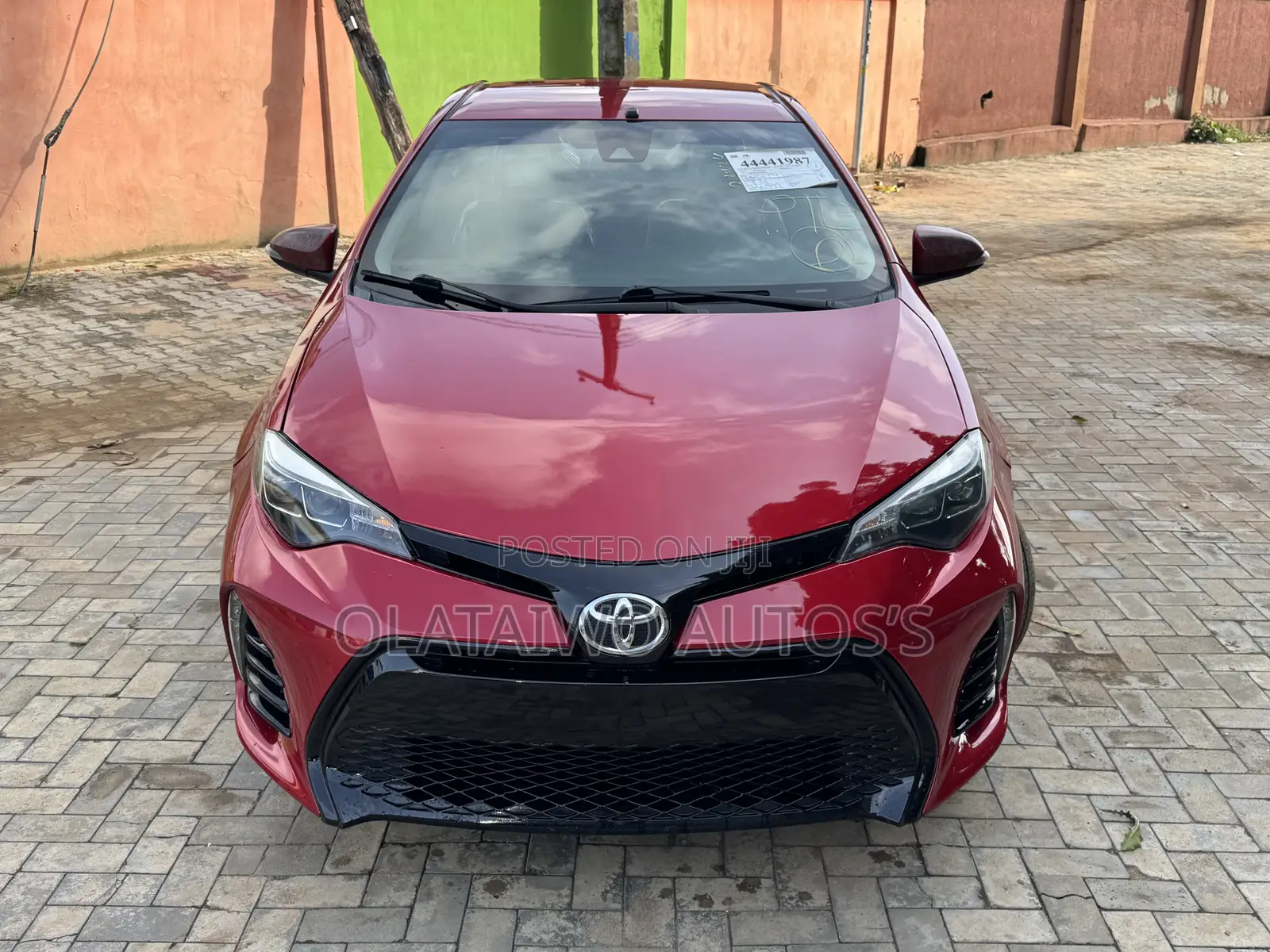 Toyota Corolla SE 4dr Sedan (1.8L 4cyl Manual) 2017 Red