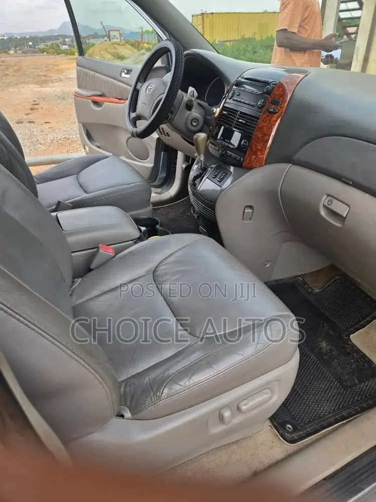 Toyota Sienna 2006 Gray