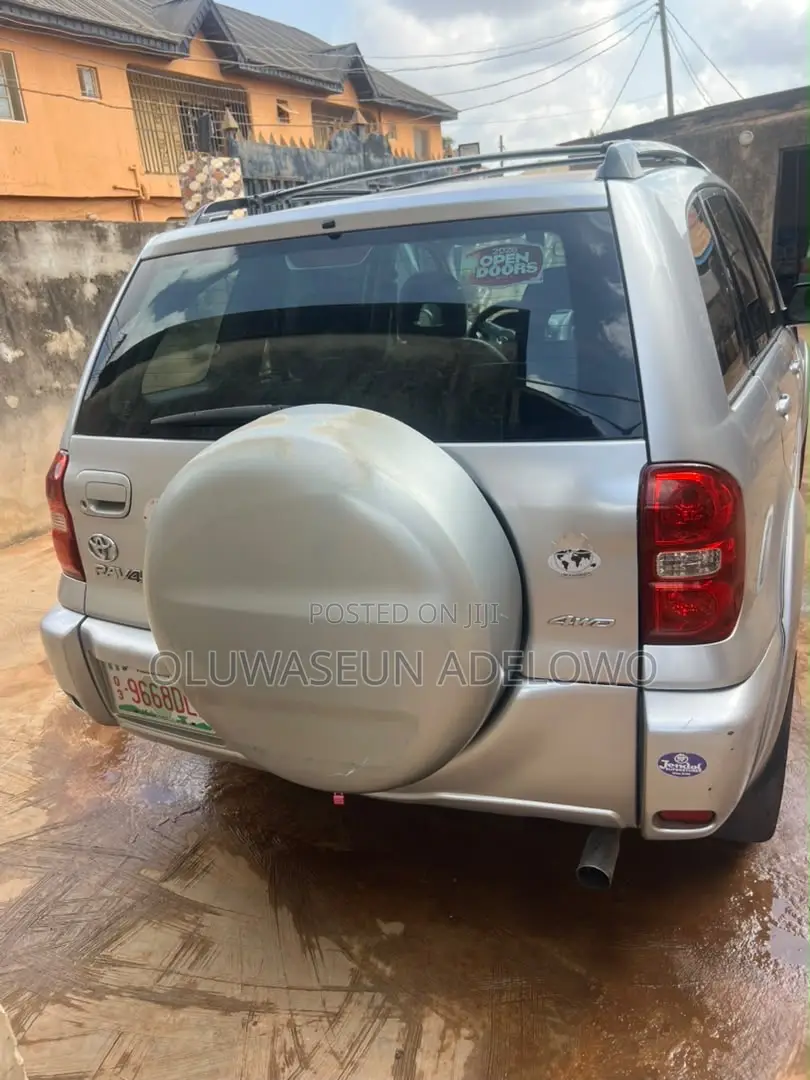 Toyota RAV4 2.0 2005 Silver