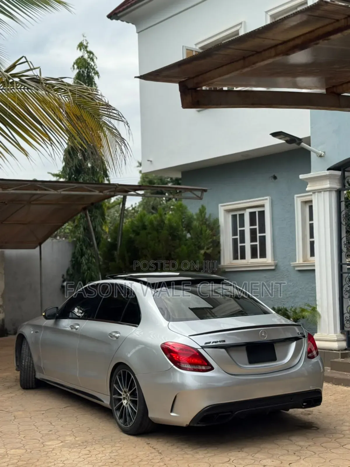 Mercedes-Benz GLC-Class GLC250 Sport Utility 4-Door (2.0L, 4cyl Turbo)