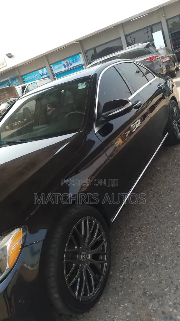 Mercedes-Benz C300 2018 Black