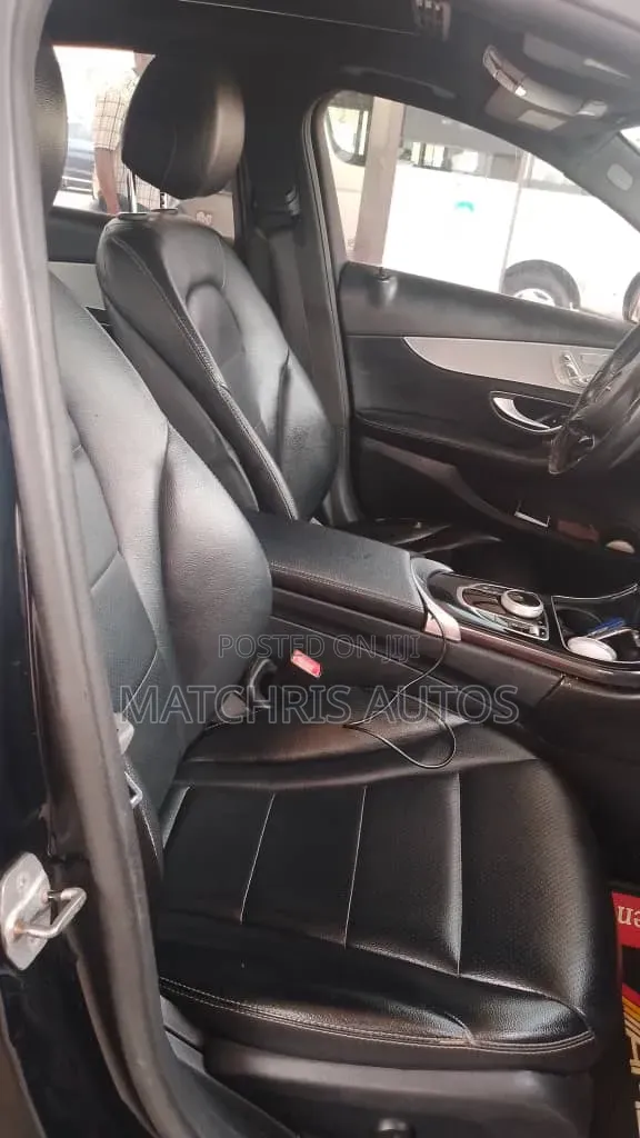 Mercedes-Benz C300 2018 Black