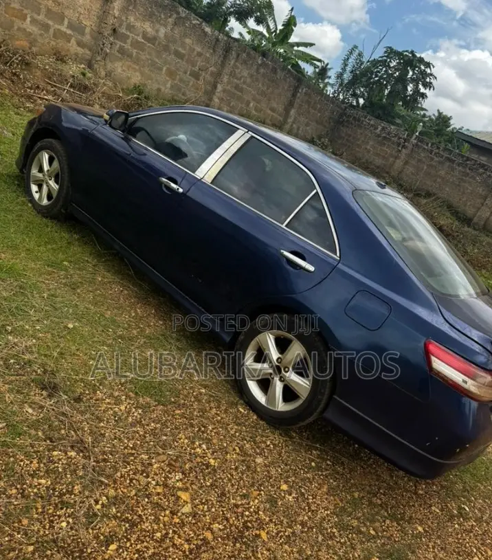 Toyota Camry 2011 Blue