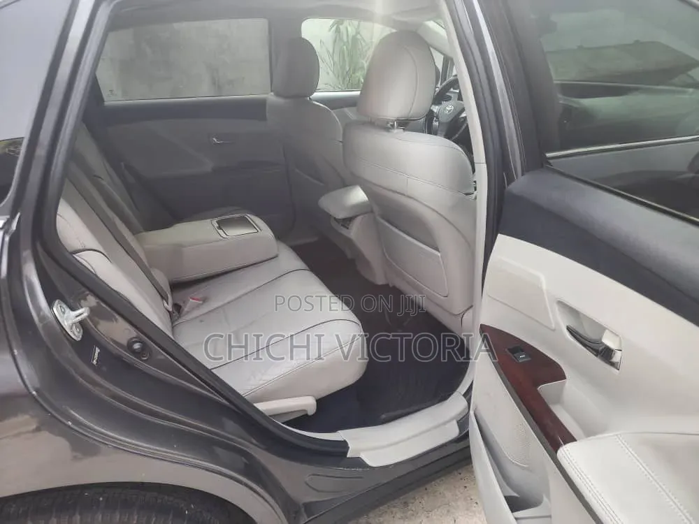 Toyota Venza 2011 Gray