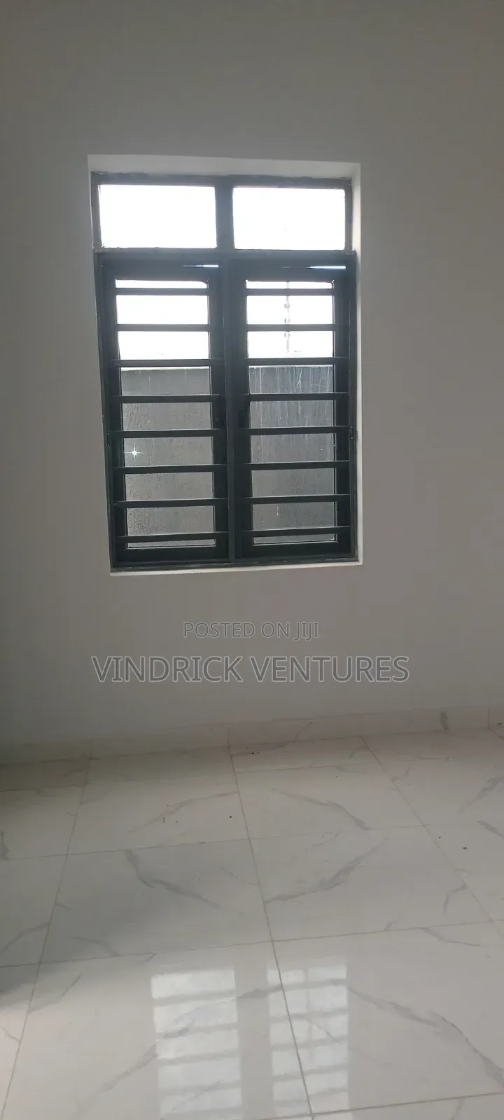 3bdrm Apartment in Lekki Scheme2 Phase for rent