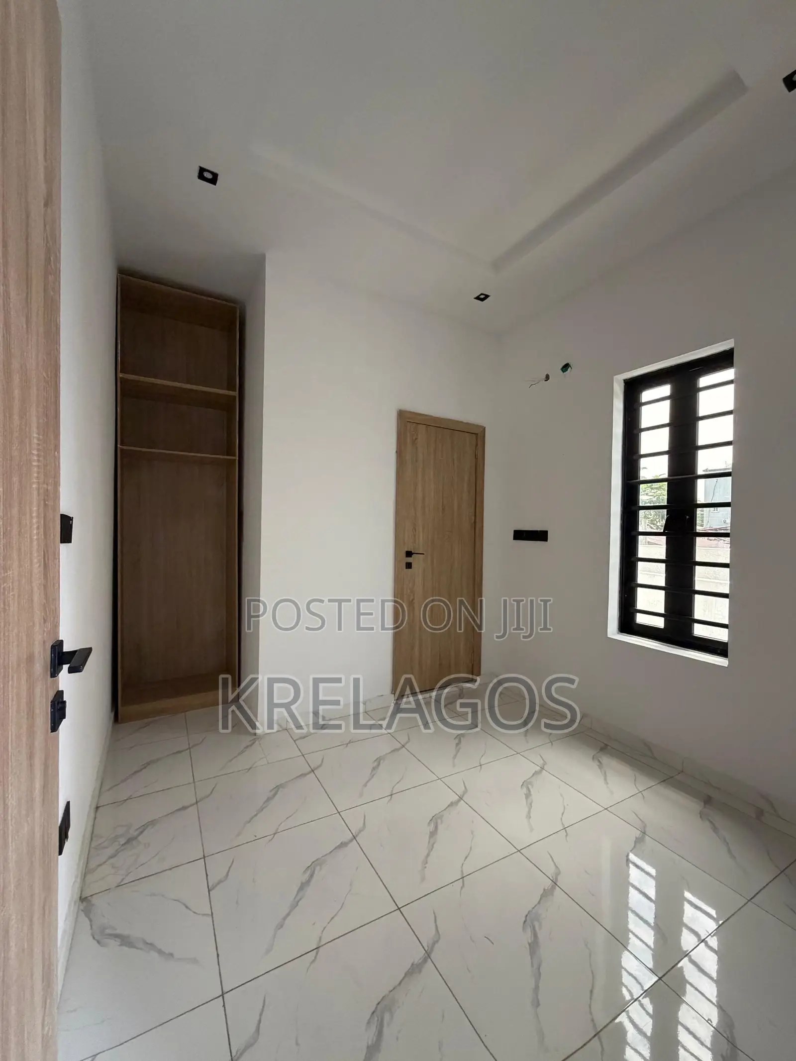 5bdrm Duplex in Sangotedo for sale
