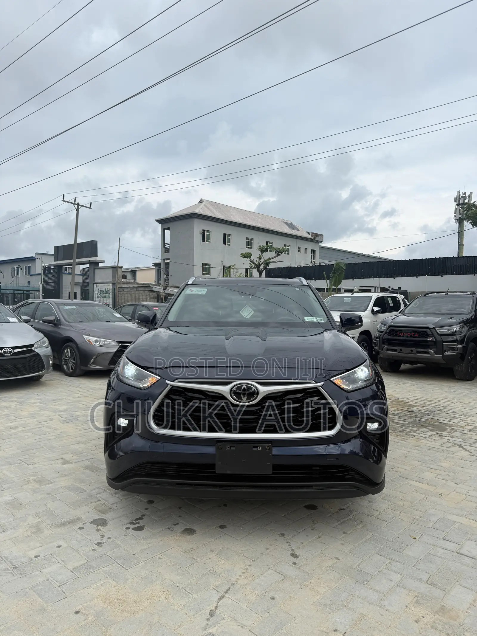 Toyota Highlander XLE 2021 Blue