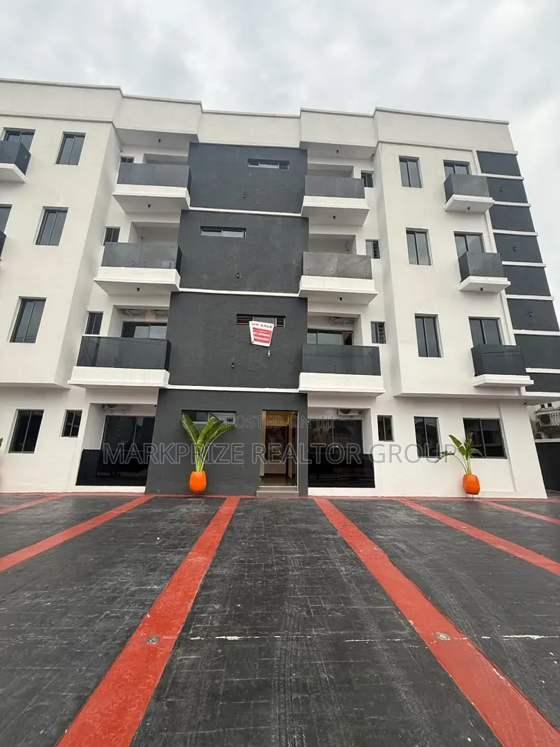 3bdrm Apartment in Lekki Phase 1 for sale