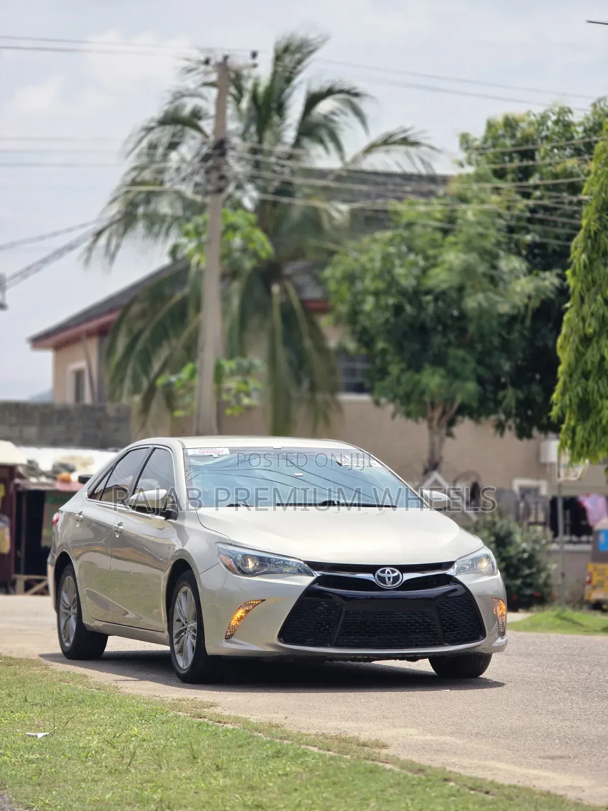 Toyota Camry 2015 Gold