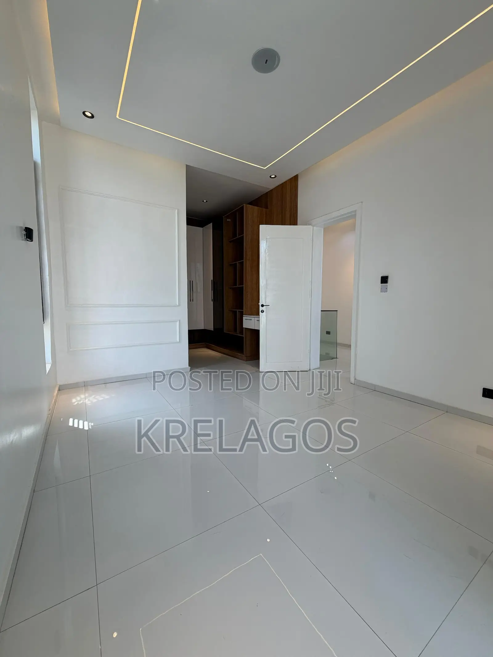 5bdrm Duplex in Sangotedo for sale