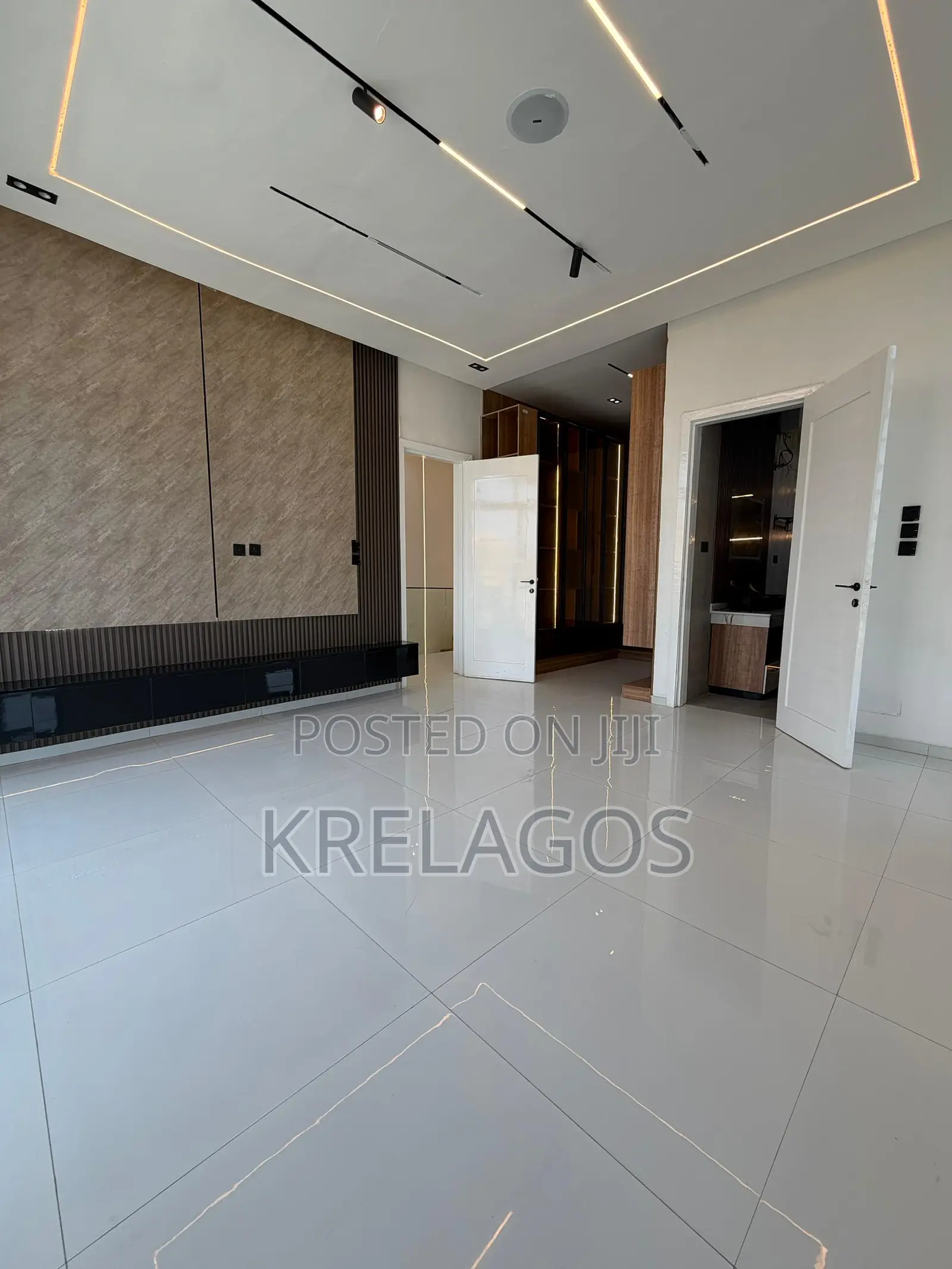 5bdrm Duplex in Sangotedo for sale