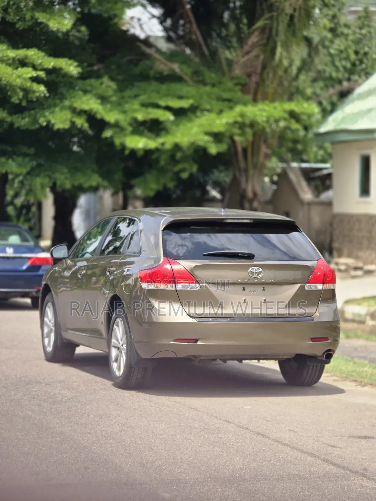Toyota Venza 2011 Gold