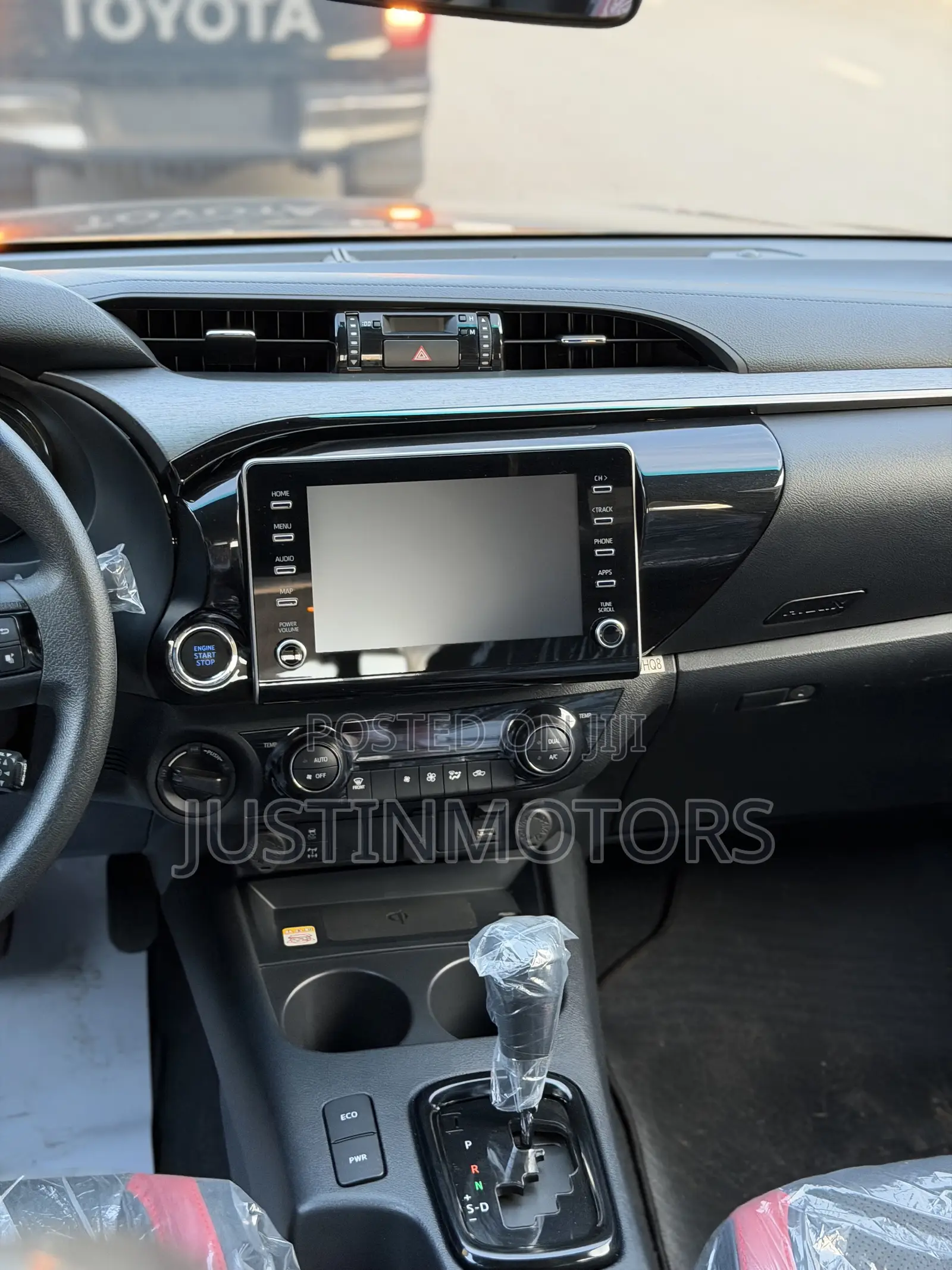 New Toyota Hilux 2023 Black
