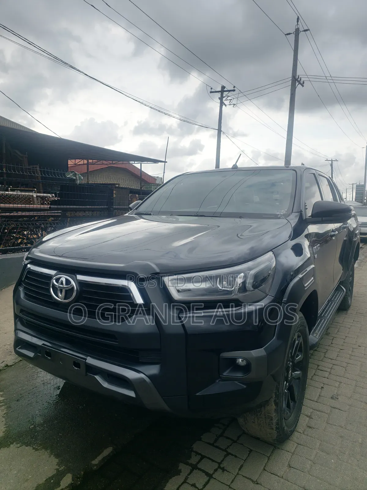 New Toyota Hilux 2021 Black