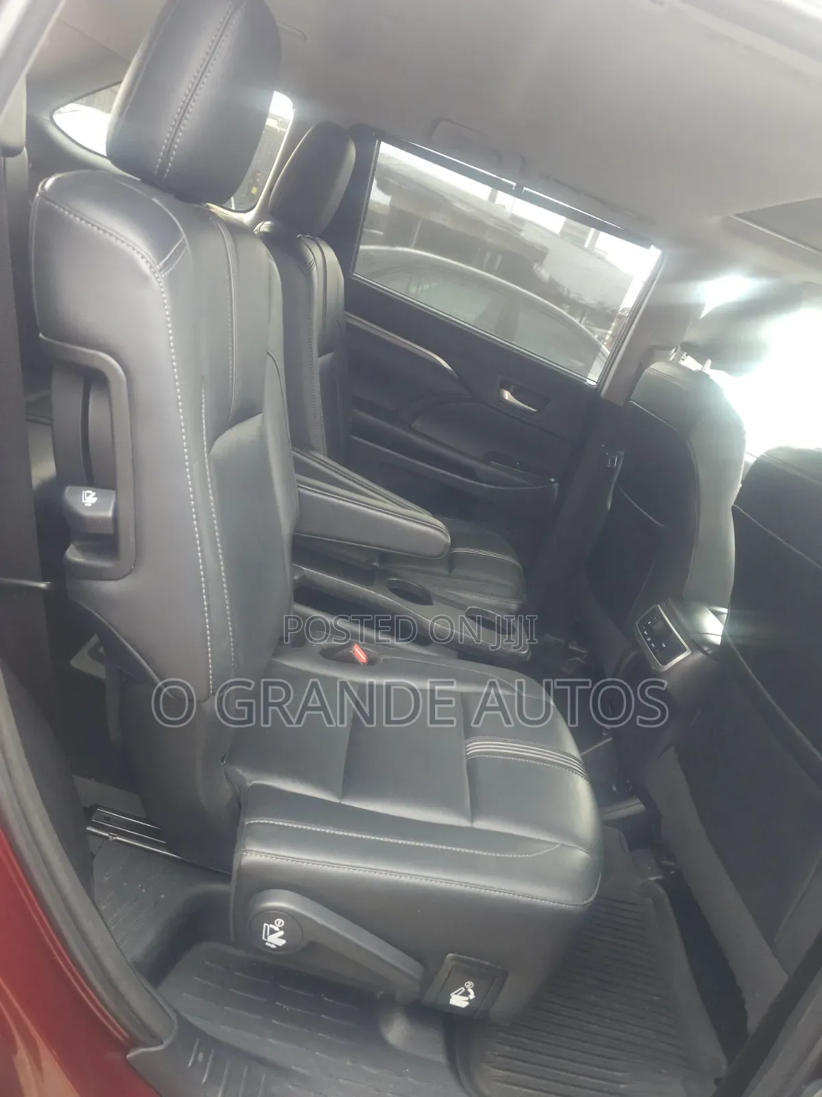 Toyota Highlander SE 4x4 V6 (3.5L 6cyl 8A) 2018 Burgundy