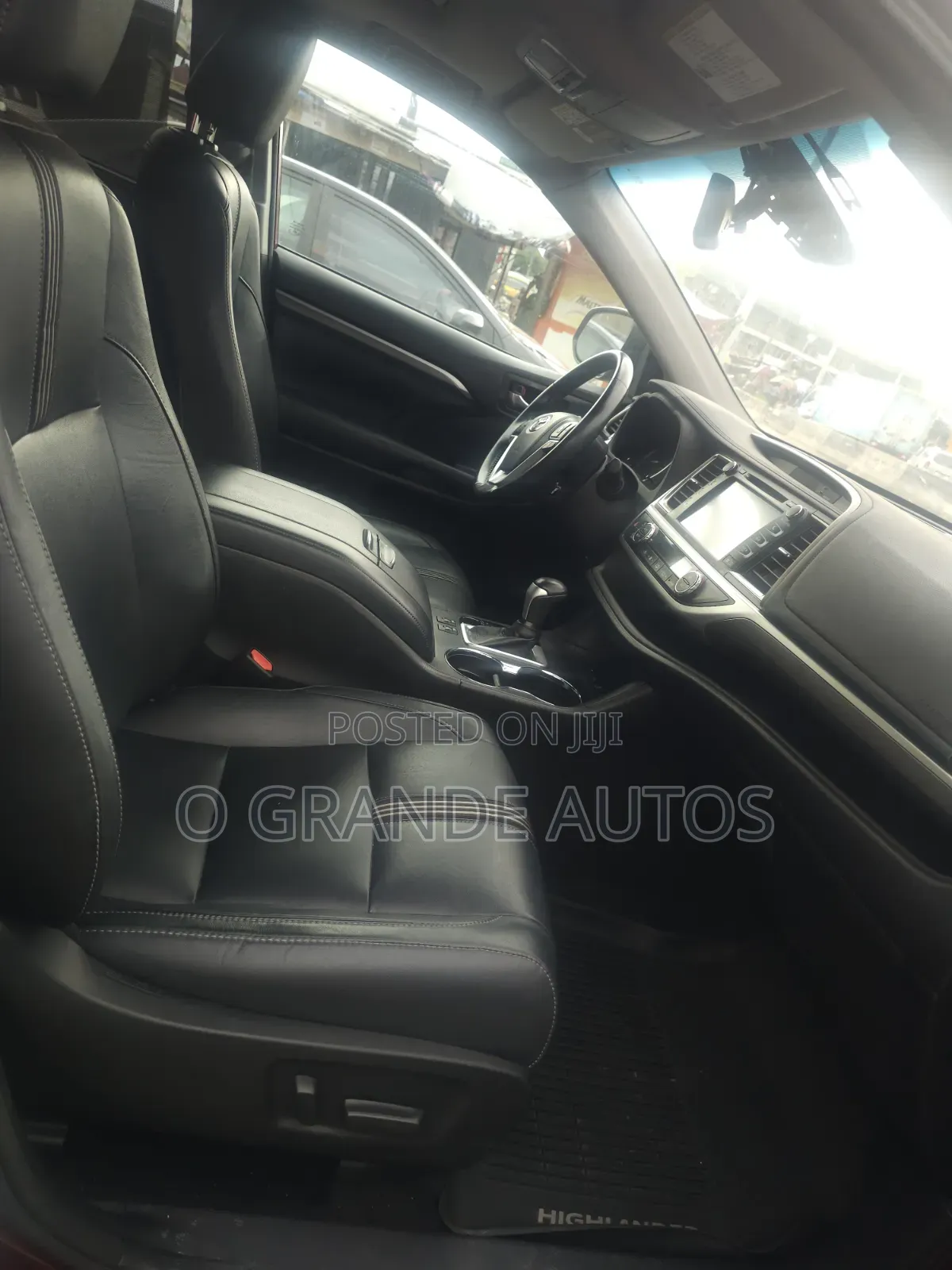 Toyota Highlander SE 4x4 V6 (3.5L 6cyl 8A) 2018 Burgundy