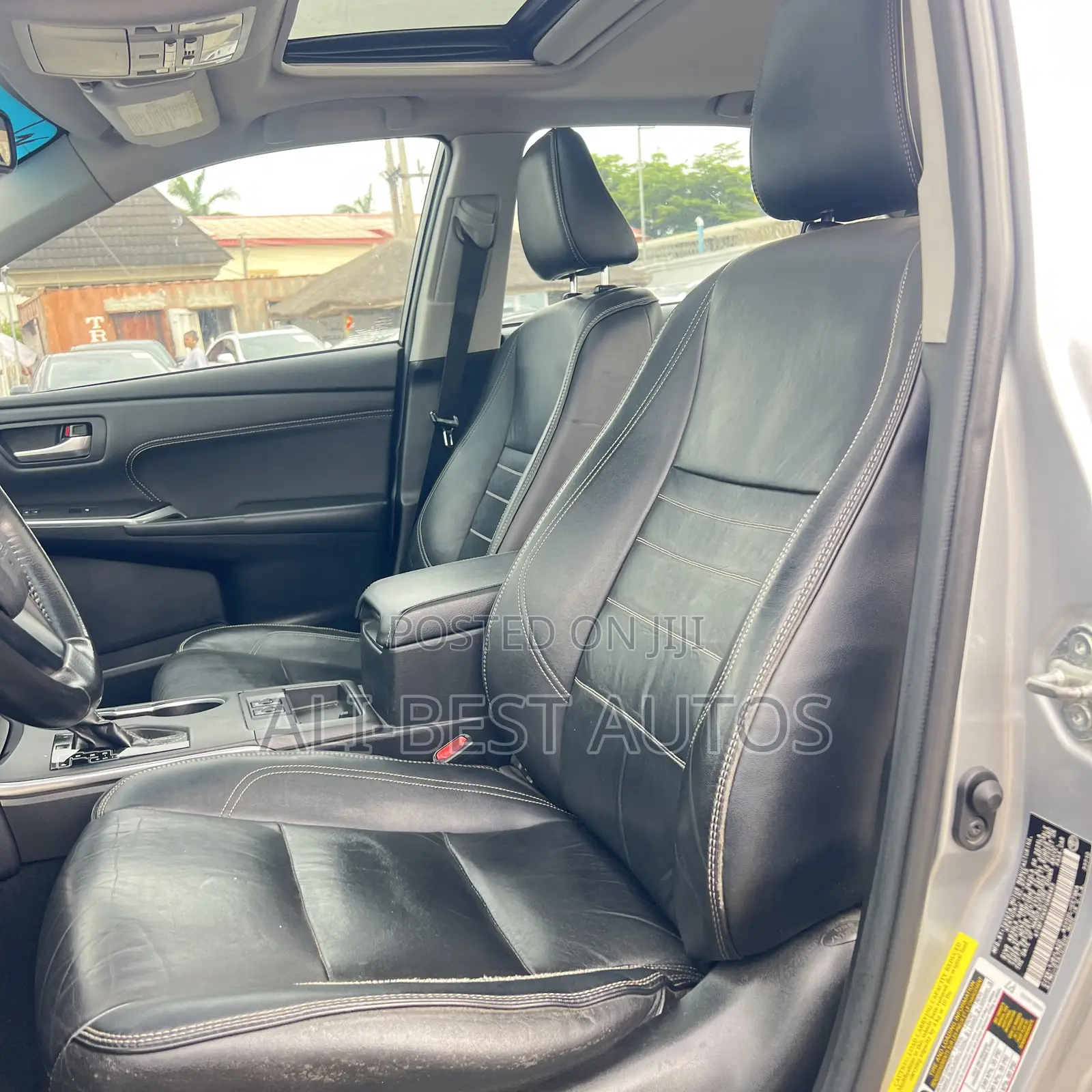 Toyota Camry XLE 4dr Sedan (2.5L 4cyl 6A) 2016 White