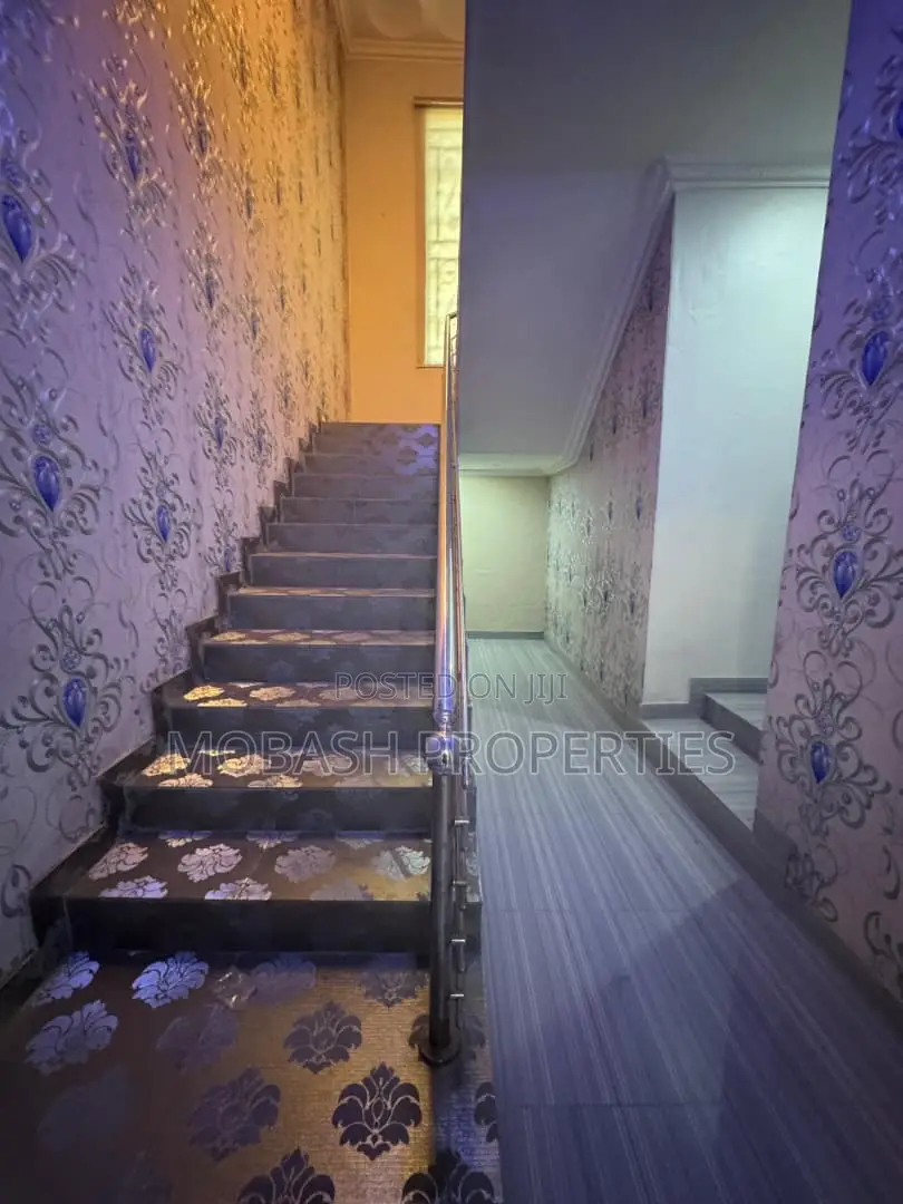 5bdrm Duplex in Kolapo Ishola Gra, Ibadan for rent