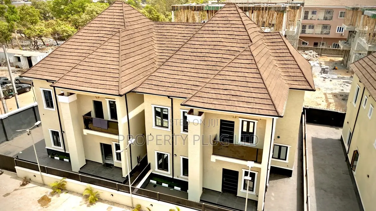 4bdrm Duplex in Gaduwa for sale