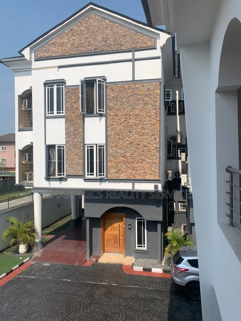 Furnished Mini Flat in Lekki Phase 1 for rent