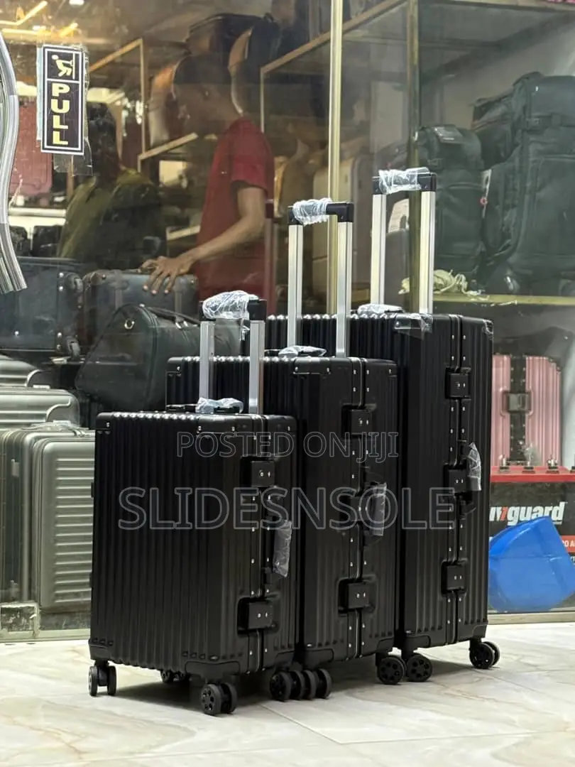 The Urban Traveler Premium Aluminum-Frame Hardshell Luggage Set