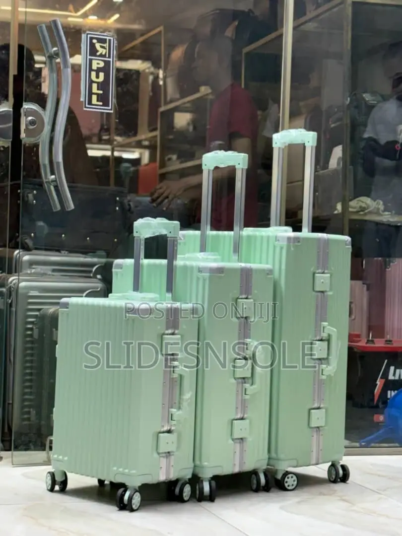 The Urban Traveler Premium Aluminum-Frame Hardshell Luggage Set