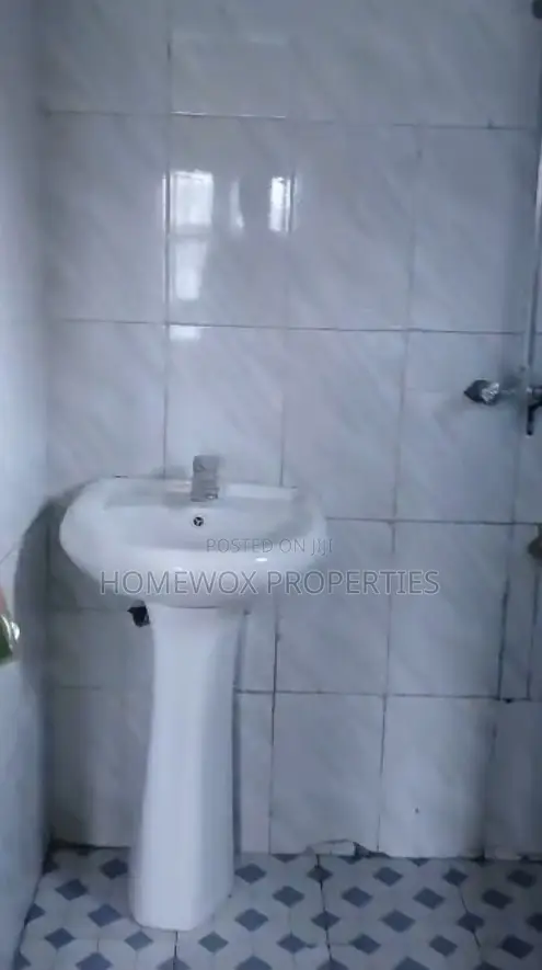 2bdrm Apartment in Rumuahalu for rent