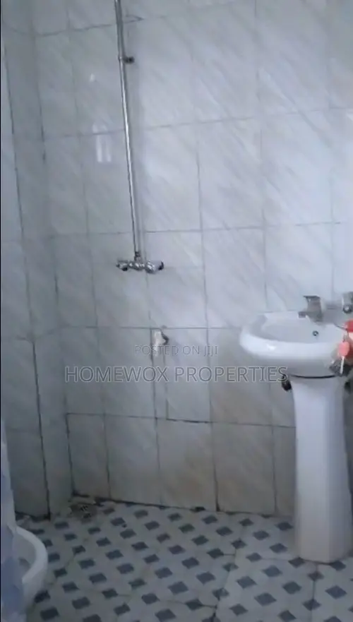 2bdrm Apartment in Rumuahalu for rent
