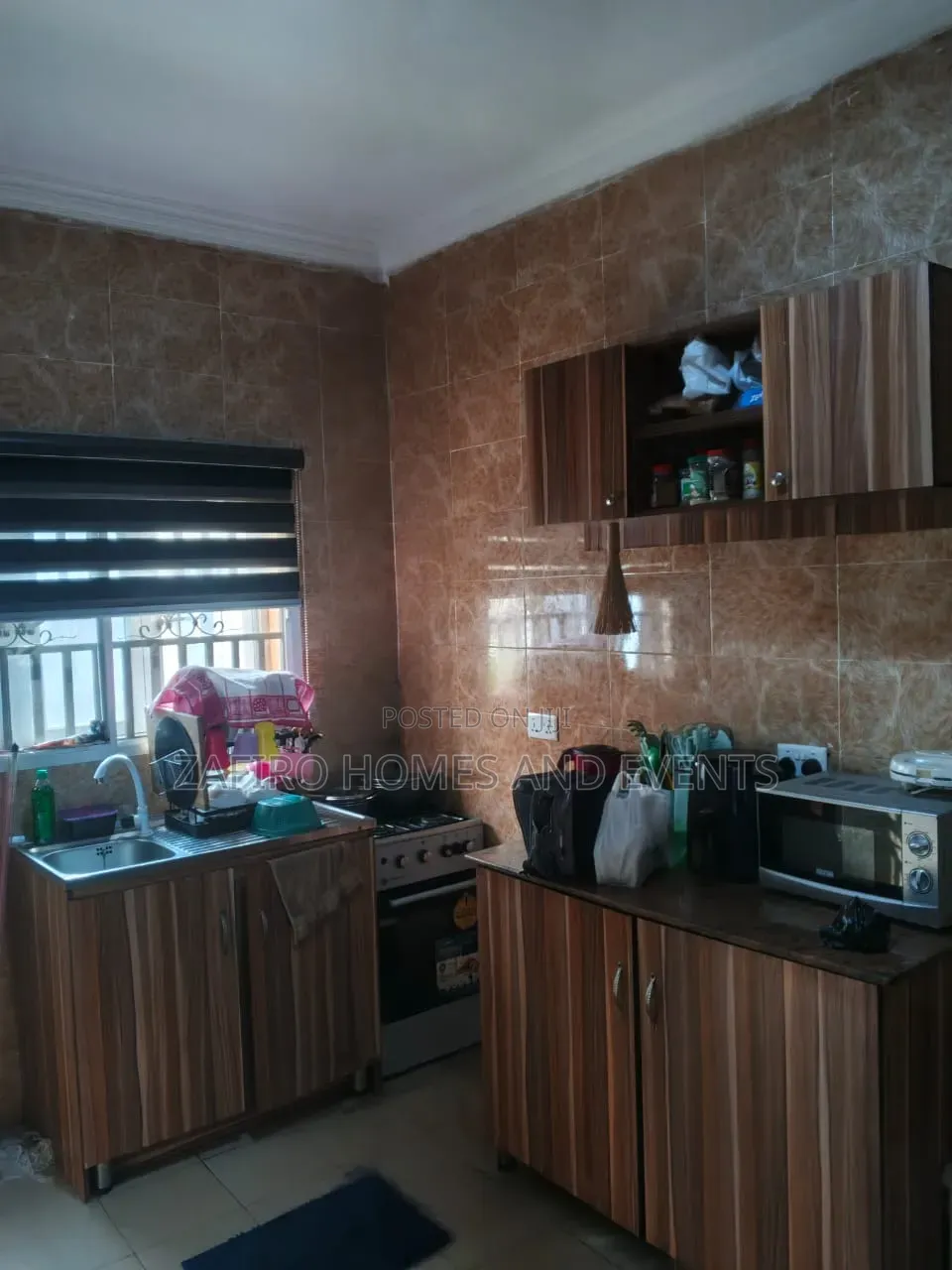 8bdrm Block of Flats in Olude Estate Oluyole, Apata for sale