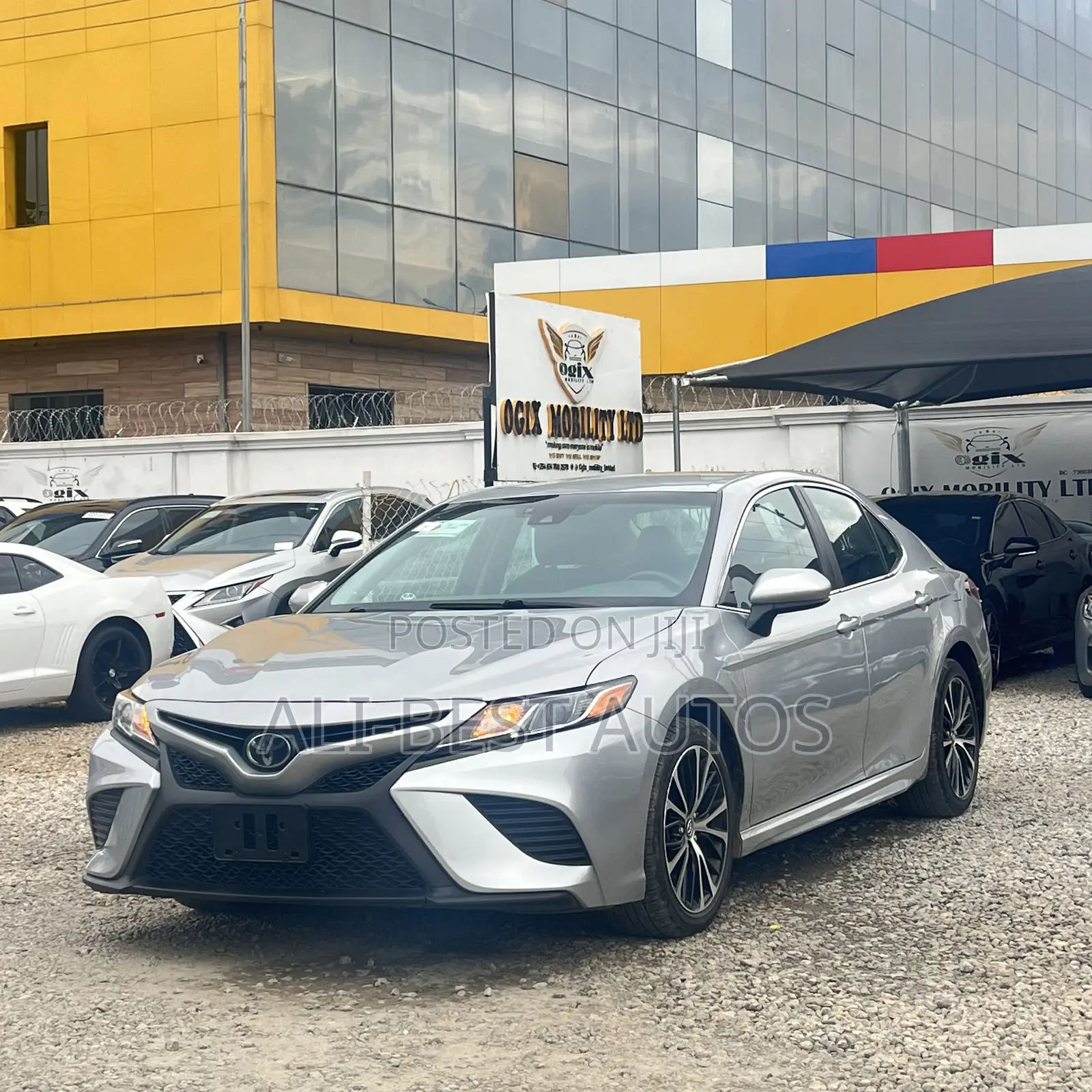 Toyota Camry SE FWD (2.5L 4cyl 8AM) 2018 Silver