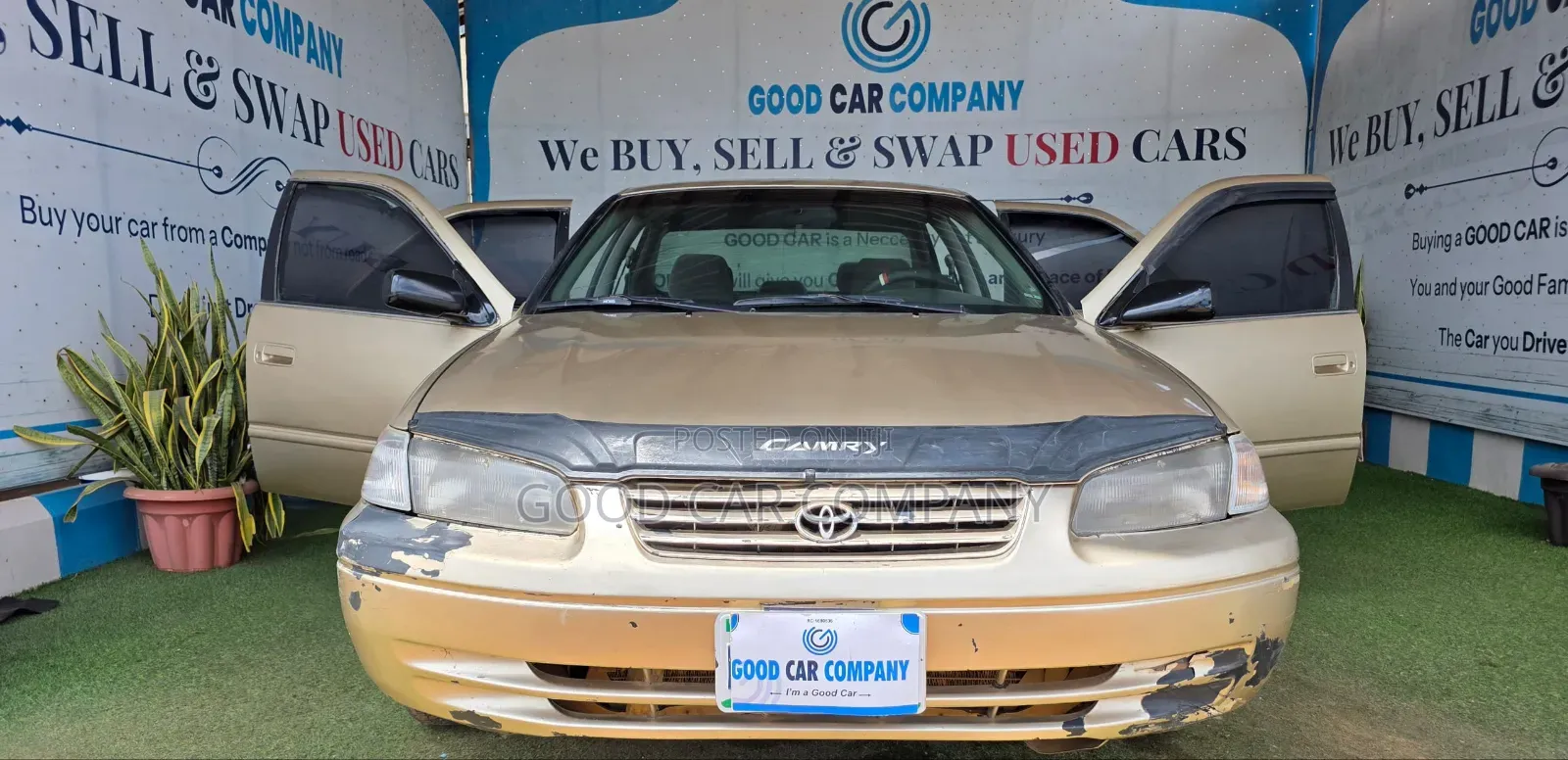Toyota Camry Automatic 1999 Gold