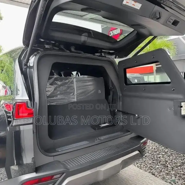 Lexus LX 600 2025 Black