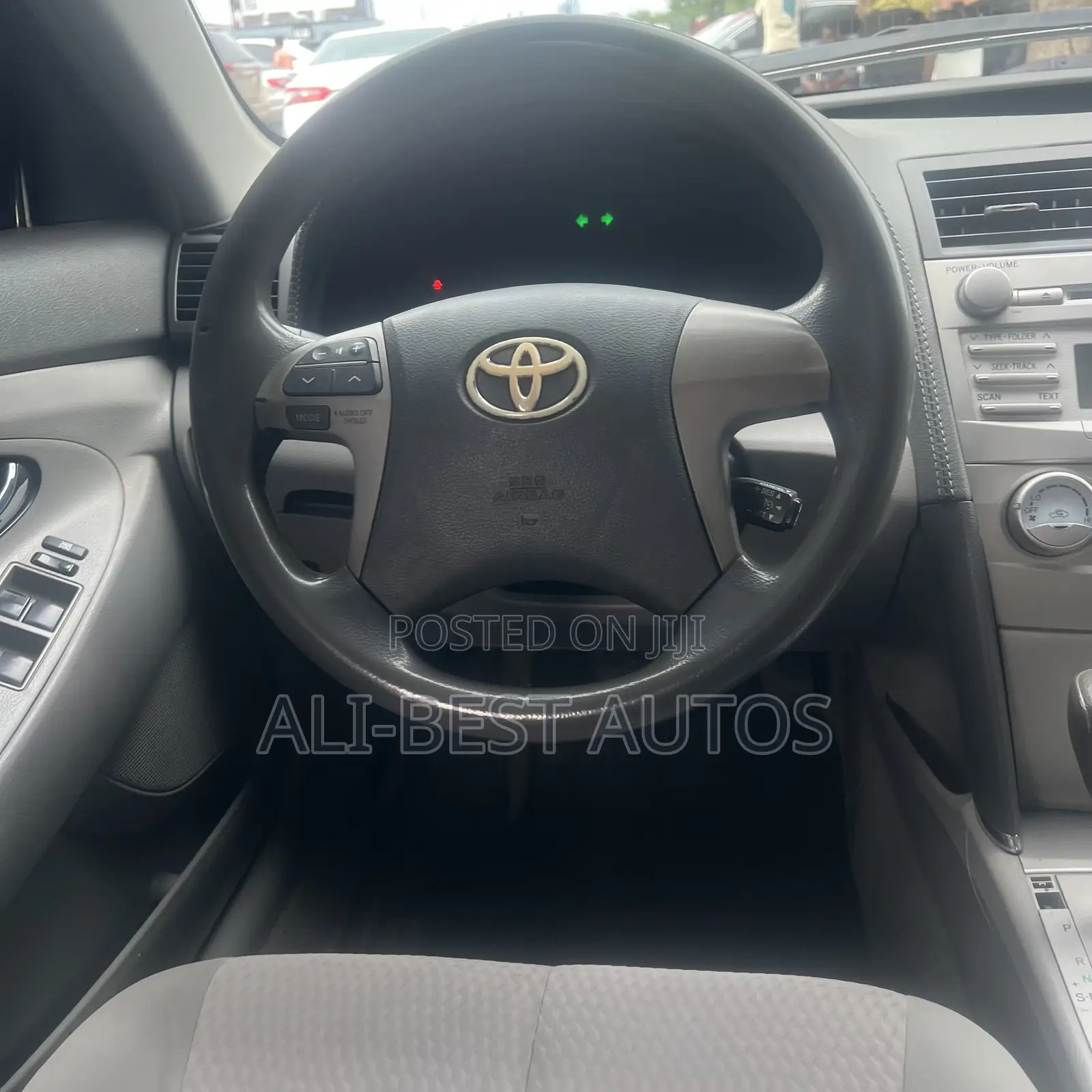 Toyota Camry XLE 4dr Sedan (2.5L 4cyl 6A) 2011 Gray