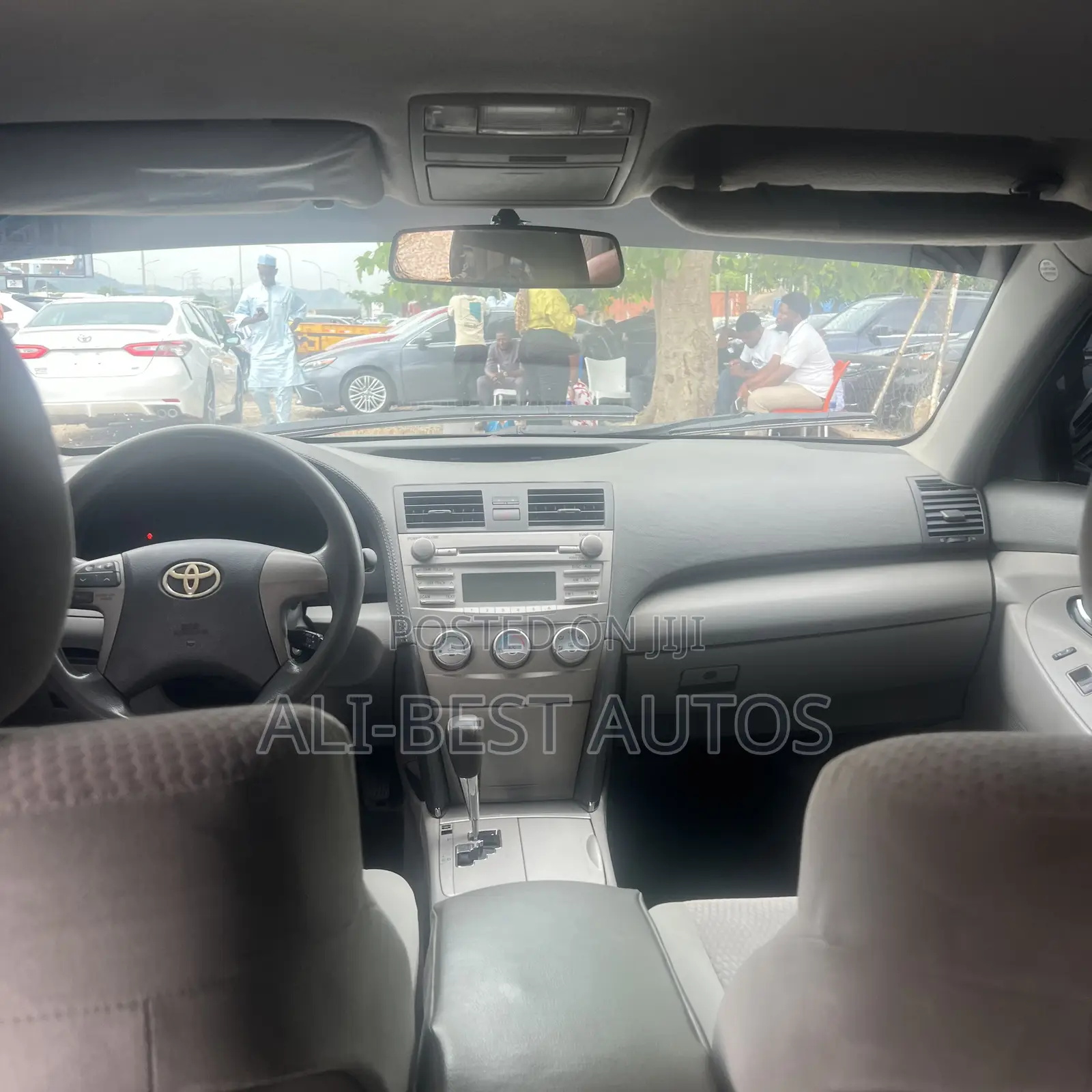 Toyota Camry XLE 4dr Sedan (2.5L 4cyl 6A) 2011 Gray