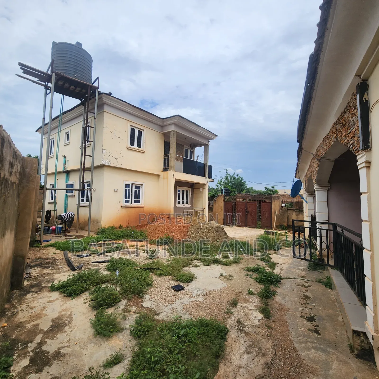 2bdrm Block of Flats in Elewuro, Olohunda for sale