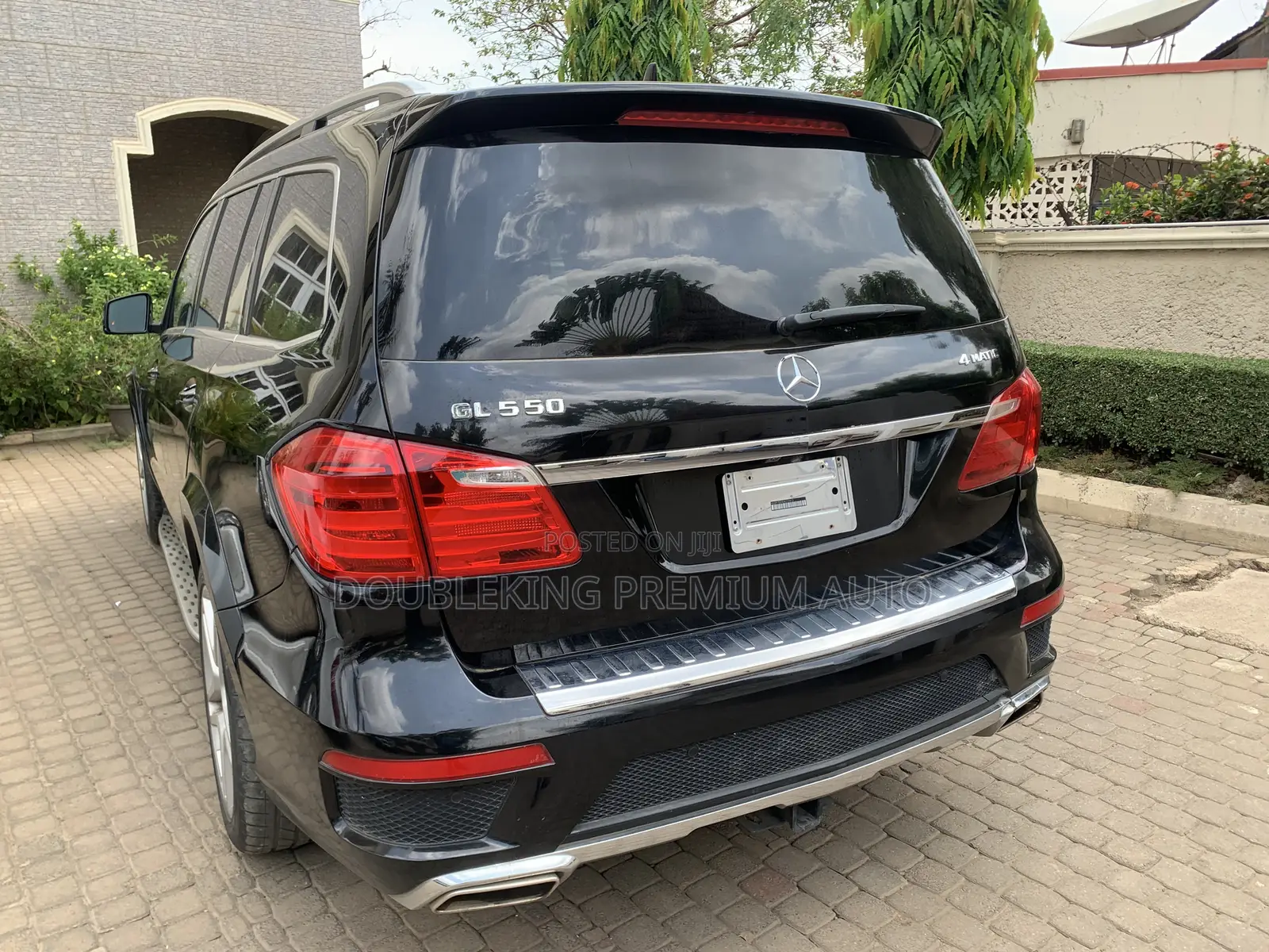 Mercedes-Benz GL-Class GL550 4MATIC 4dr SUV AWD (4.7L 8cyl Turbo 7A)