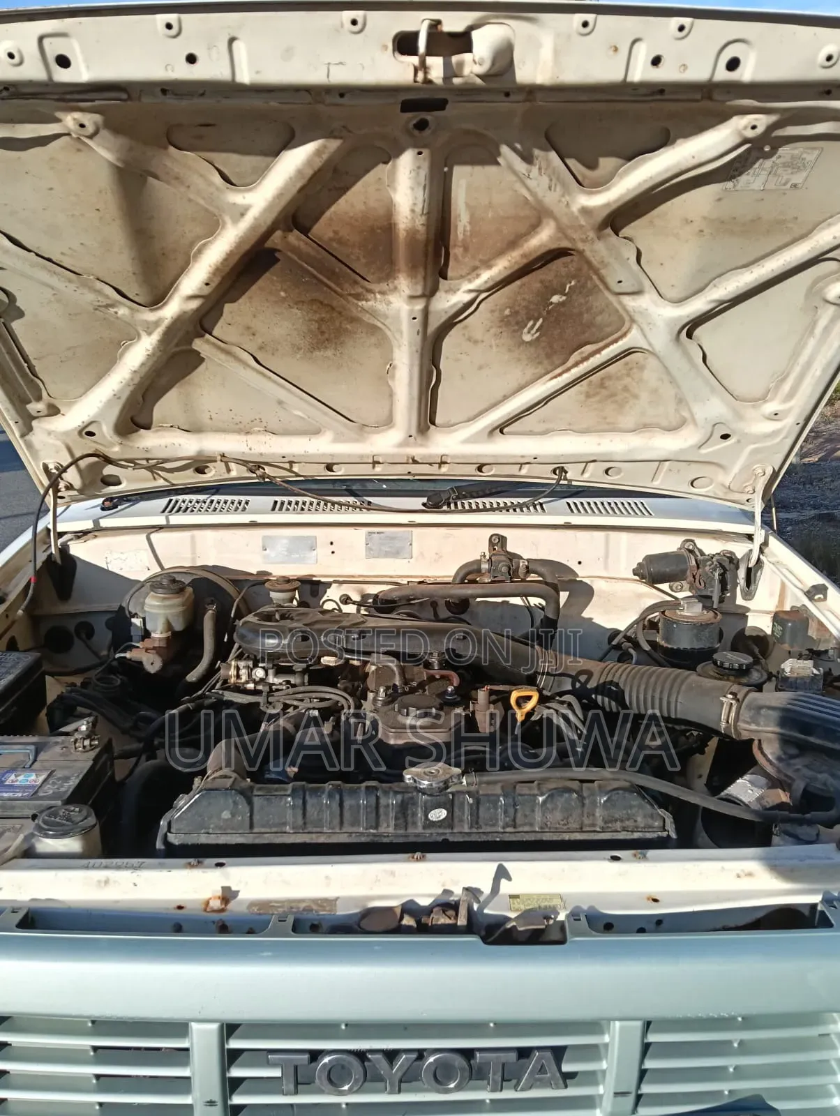 Toyota Hilux 1998 White