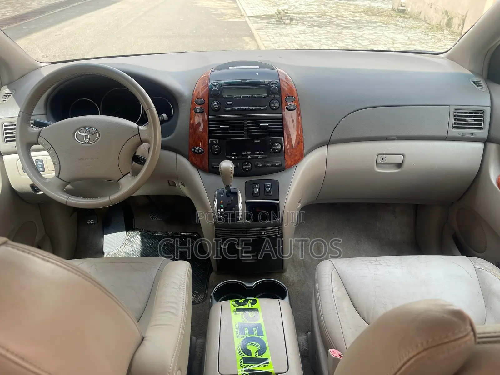 Toyota Sienna 2005 Gold