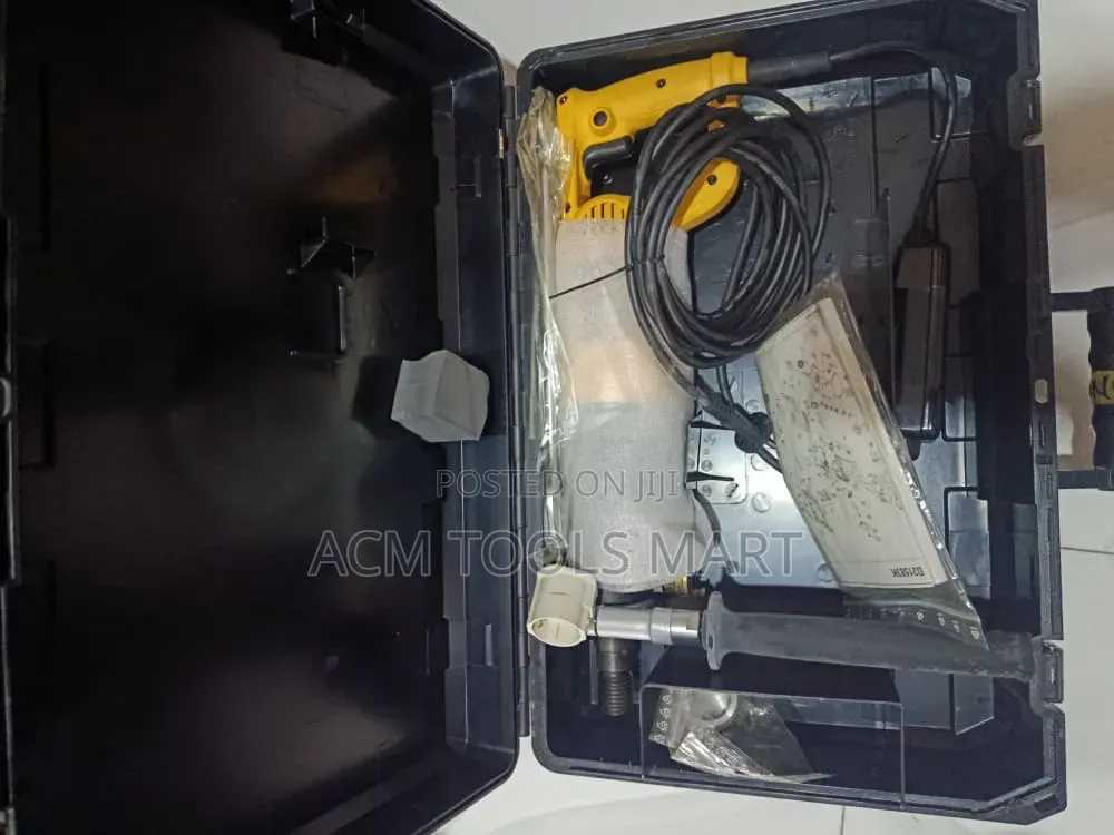 Dewalt Hm1213c Heavy Duty Demolition Breaker 1500w