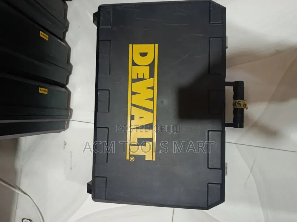 Dewalt Hm1213c Heavy Duty Demolition Breaker 1500w