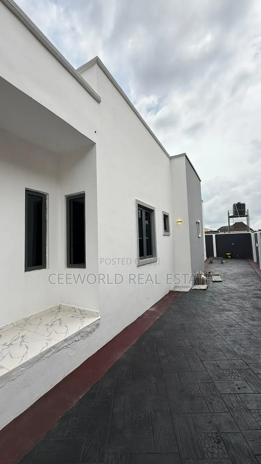 3bdrm Bungalow in Temidire Estate, Ologuneru for sale