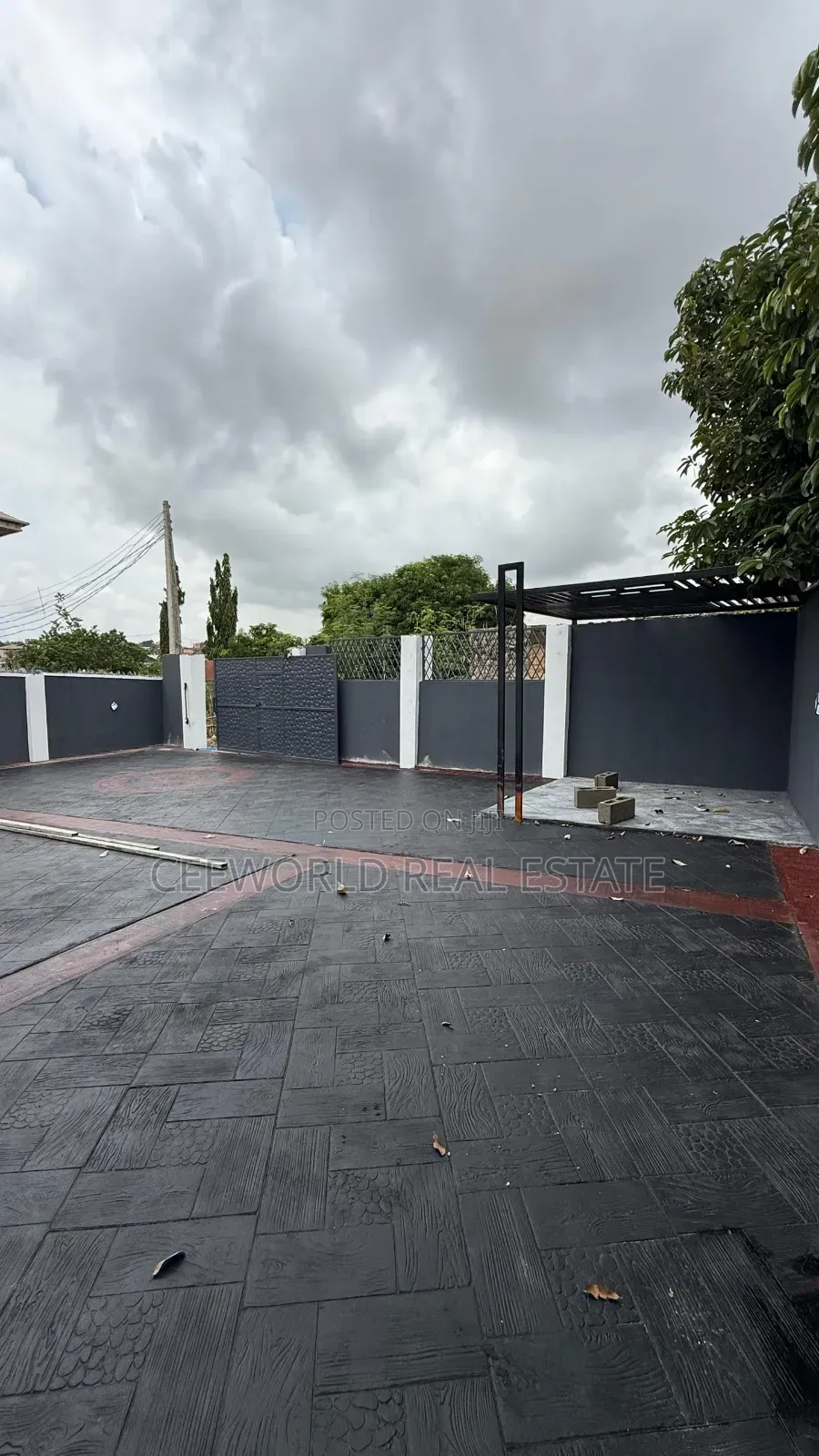 3bdrm Bungalow in Temidire Estate, Ologuneru for sale