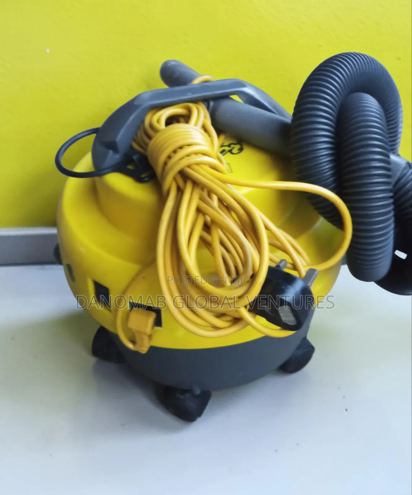 Victor Superior Wet and Dry Vacuum Cleaner for Intensive Cleaning Jobs
