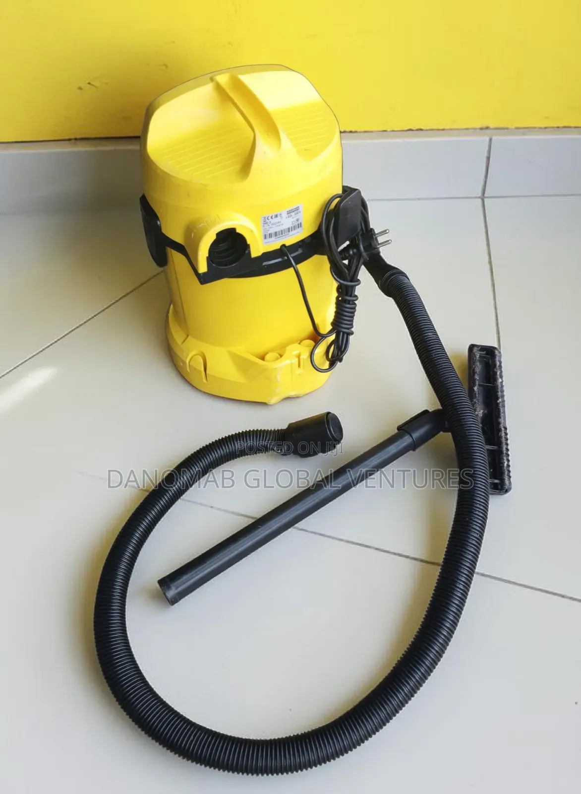 Karcher W3 Professional Wet and Dry Vacuum Cleaner With Inbuilt Blower