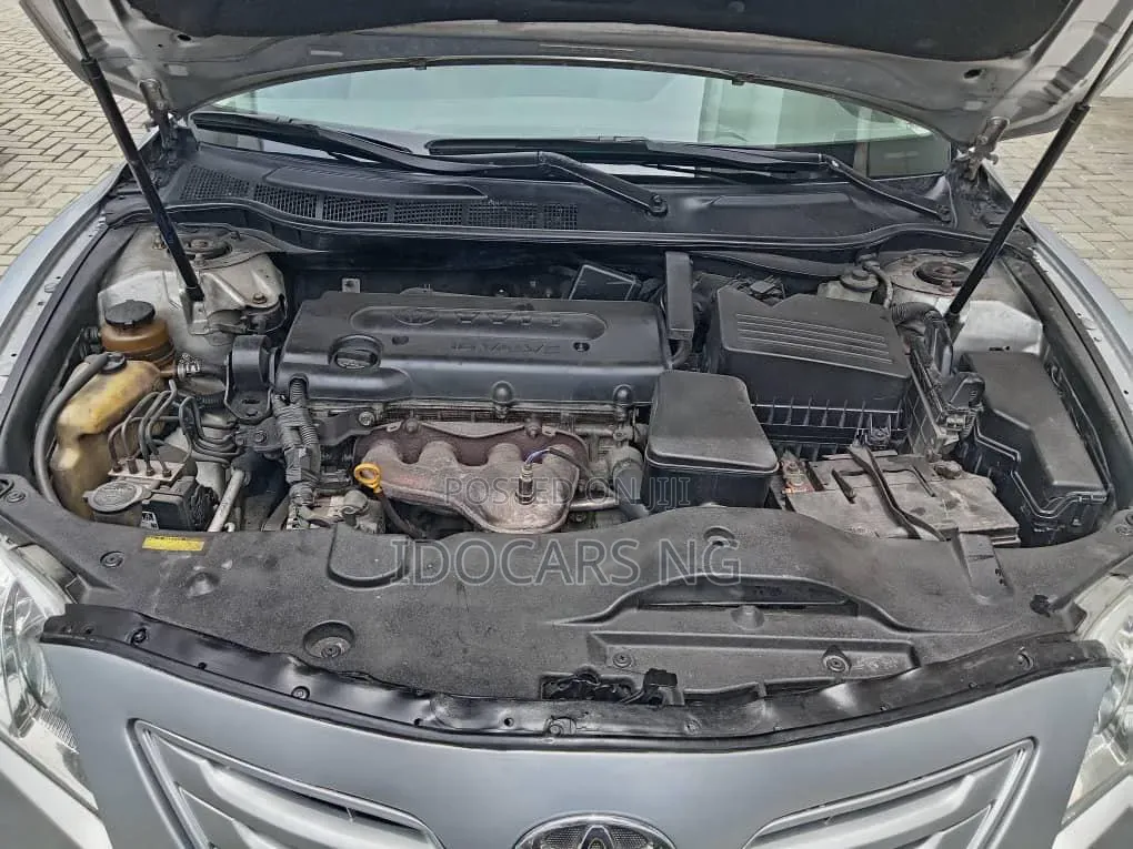Toyota Camry LE 4dr Sedan (2.4L 4cyl 5A) 2009 Silver