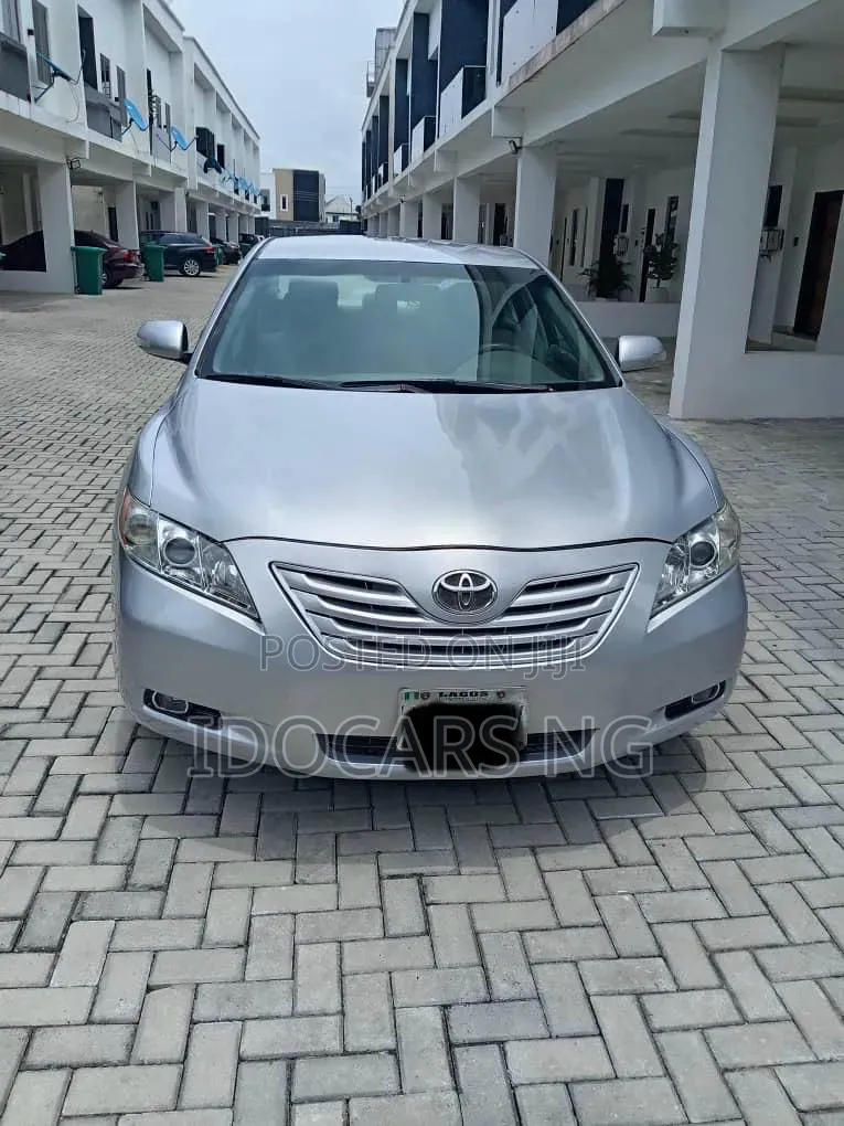 Toyota Camry LE 4dr Sedan (2.4L 4cyl 5A) 2009 Silver